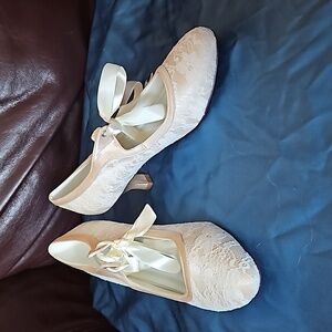 Cream lace low heel dress shoes